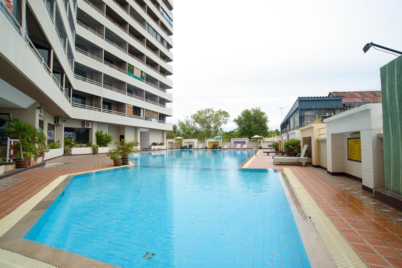 Angket Hip Residence Pattaya Esterno foto