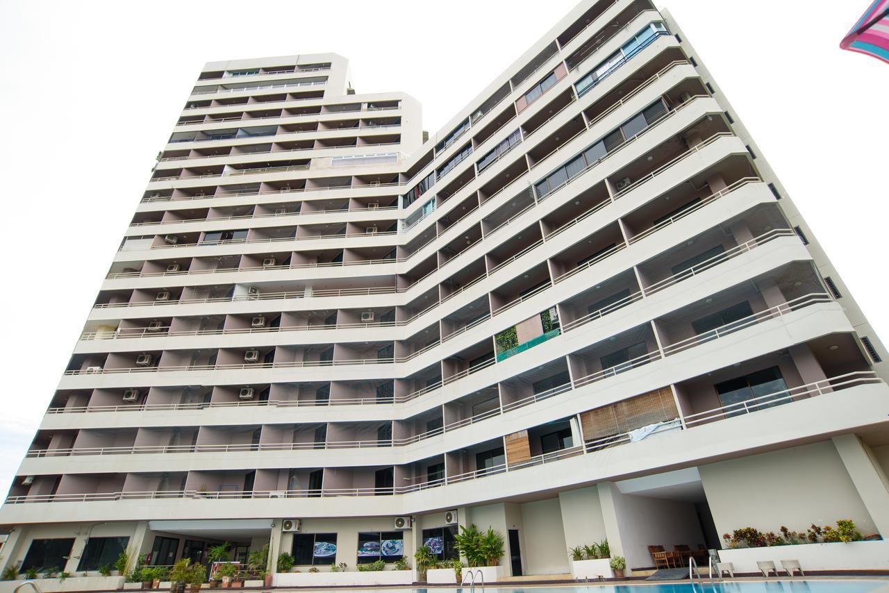 Angket Hip Residence Pattaya Esterno foto