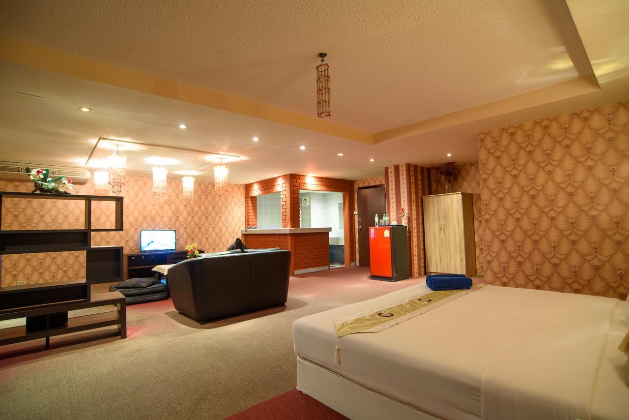 Angket Hip Residence Pattaya Esterno foto