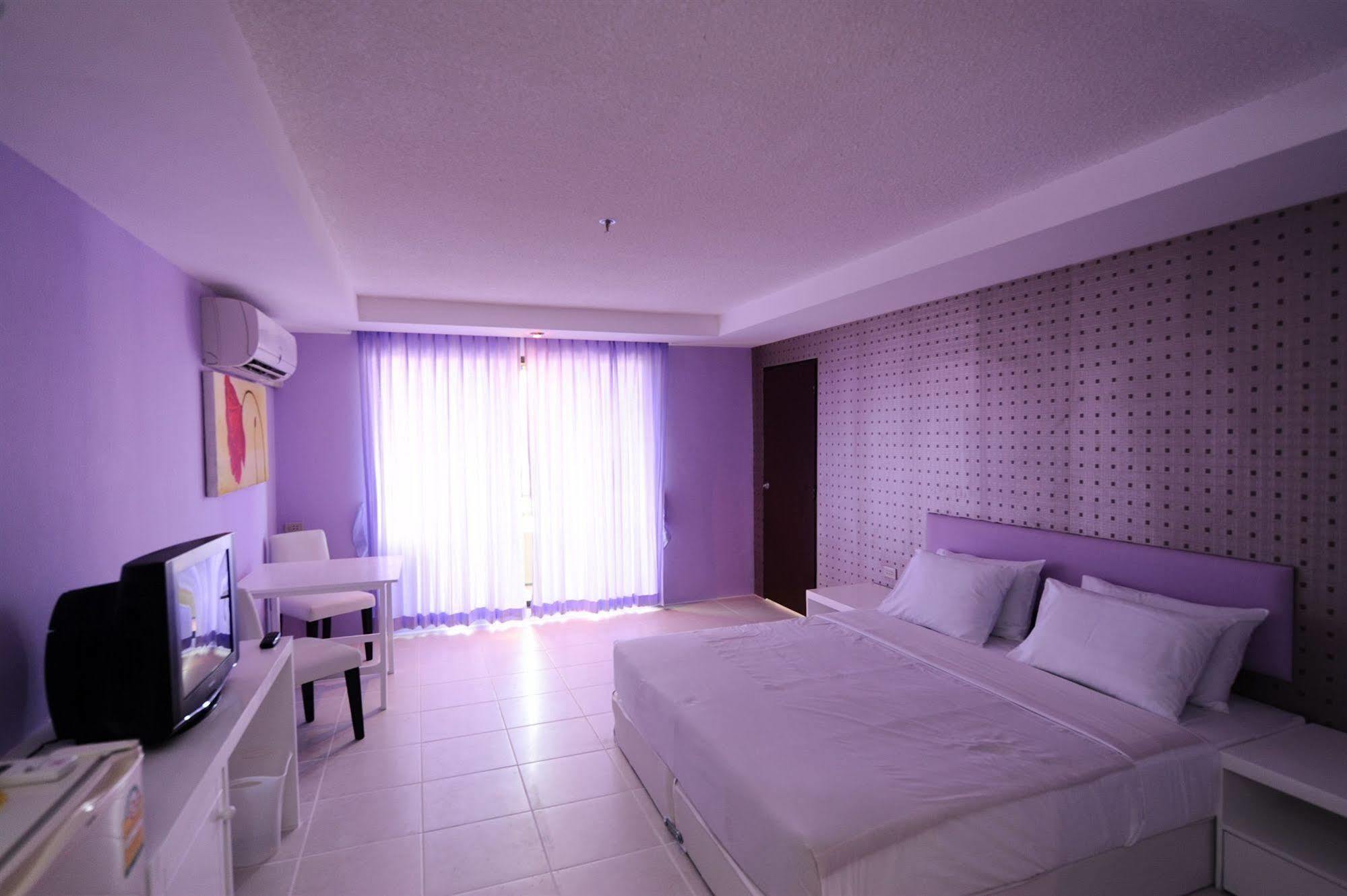 Angket Hip Residence Pattaya Esterno foto
