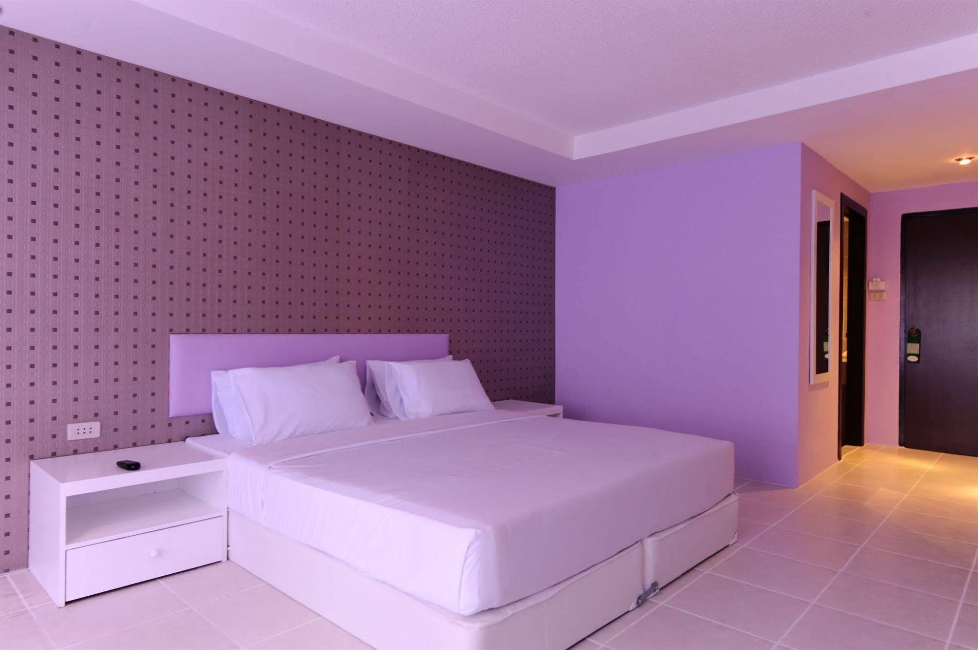 Angket Hip Residence Pattaya Esterno foto